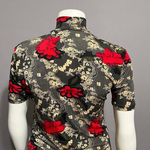 Susan Lawrence Cherry Red Floral Knit Romantic Short Sleeve Top Sz-Medium - Picture 6 of 10